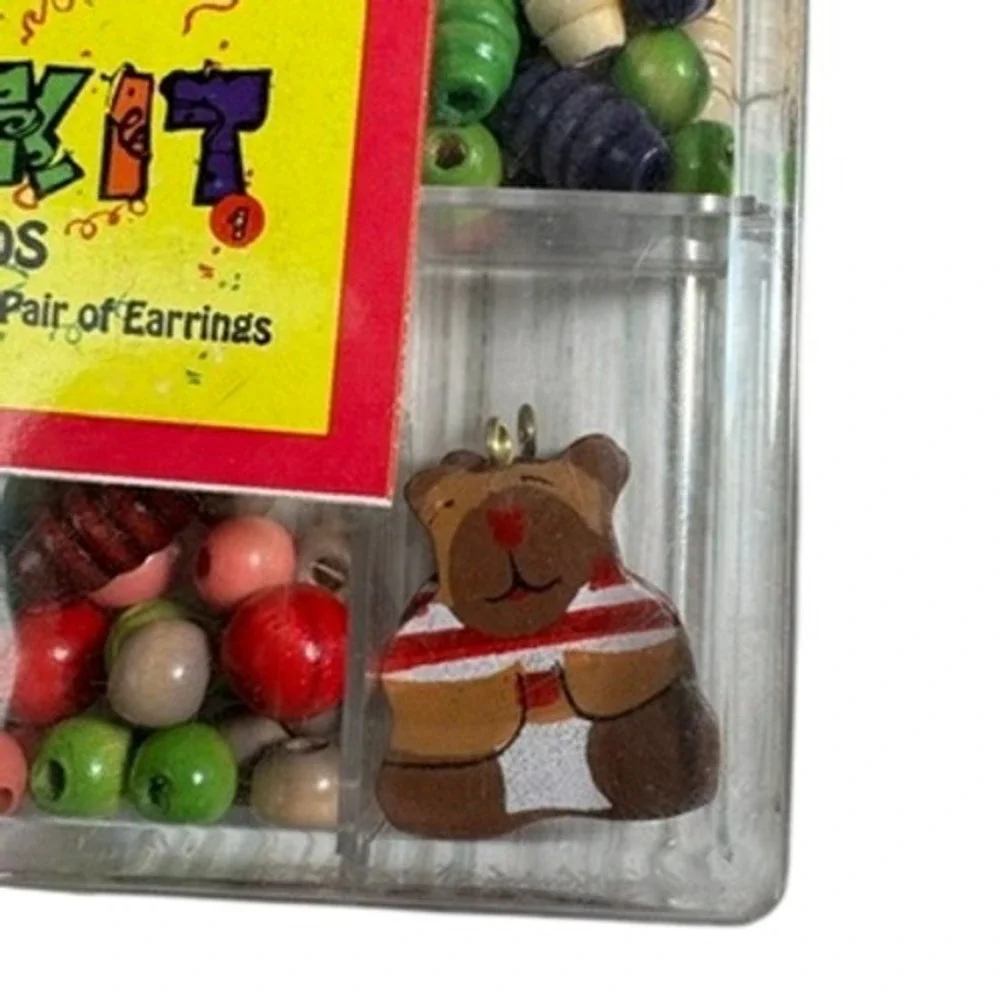 Funkit Wood Beads Jewelry Making Kit Bead Bazaar Animal Charms Giraffe Bear